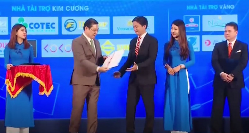 Xây dựng trang trại điện mặt trời đầu tiên tại Việt Nam xay dung trang trai dien mat troi dau tien tai viet nam