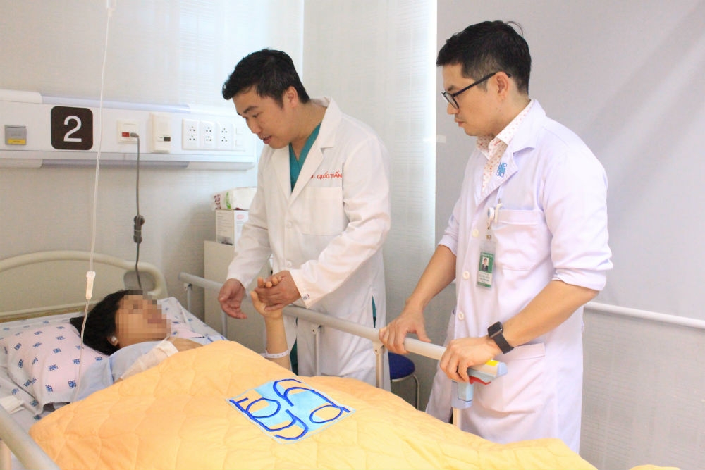 cuu song thai phu bi vo tui phinh dong mach nao nguy hiem