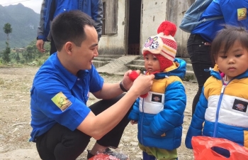 Xí nghiệp Phân phối khí thấp áp miền Bắc tổ chức chương trình “Mùa đông ấm áp vùng cao”