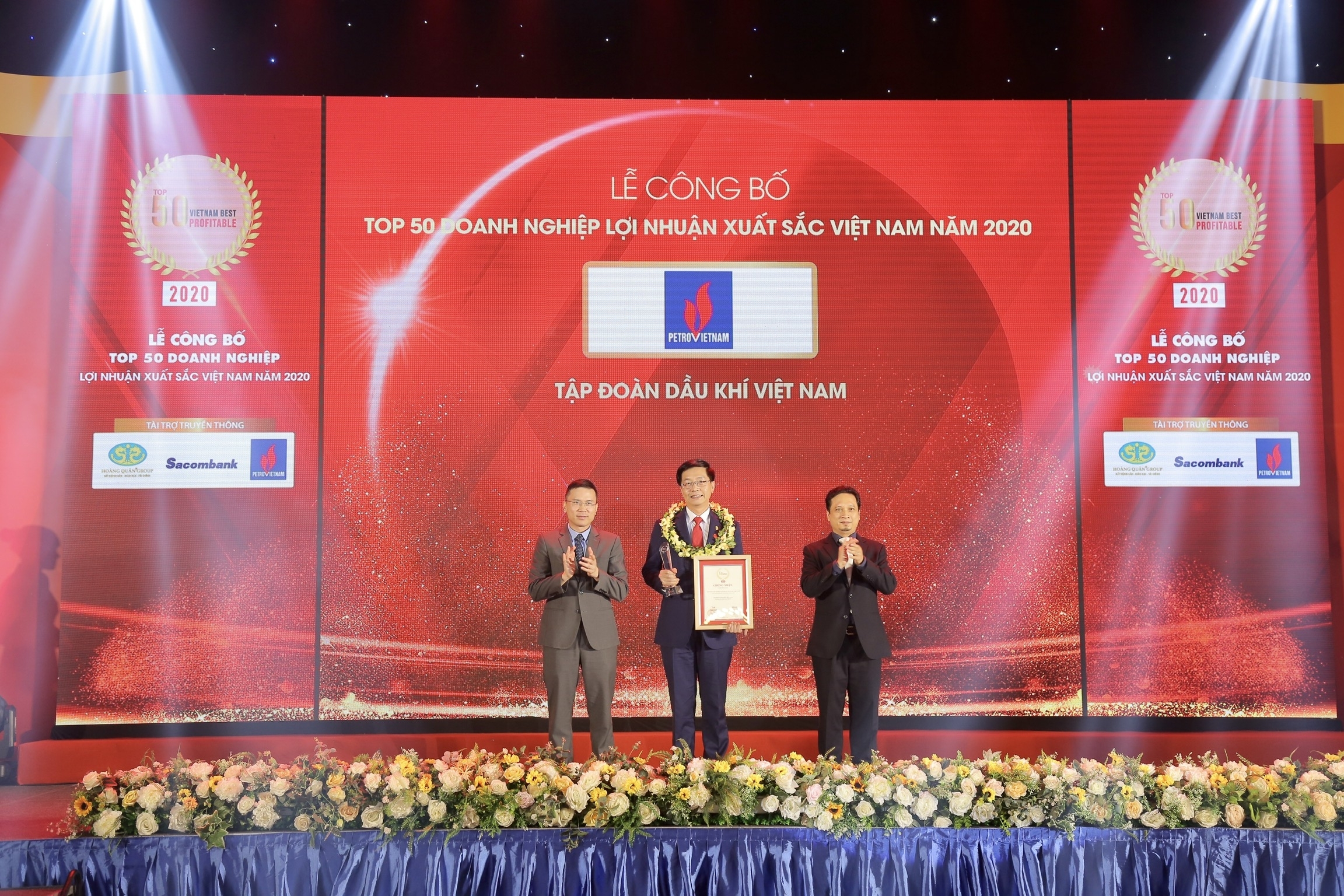 1501-yyi-diyn-petrovietnam-nhyn-vinh-danh-top-50-doanh-nghiyp-co-lyi-nhuyn-xuyt-syc-viyt-nam-nym-2020
