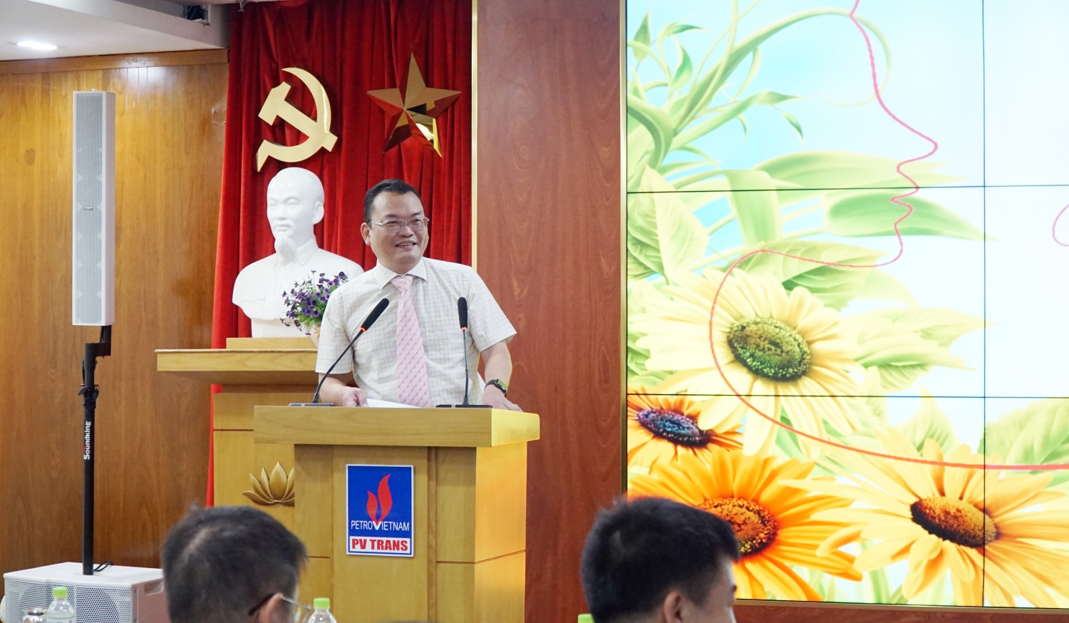 Ông Nguyễn Quốc Thịnh - Phó Tổng giám đốc, Chủ tịch Công đoàn PVTrans phát biểu khai mạc chương trình Ông Nguyễn Quốc Thịnh - Phó Tổng giám đốc, Chủ tịch Công đoàn PVTrans phát biểu khai mạc chương trình