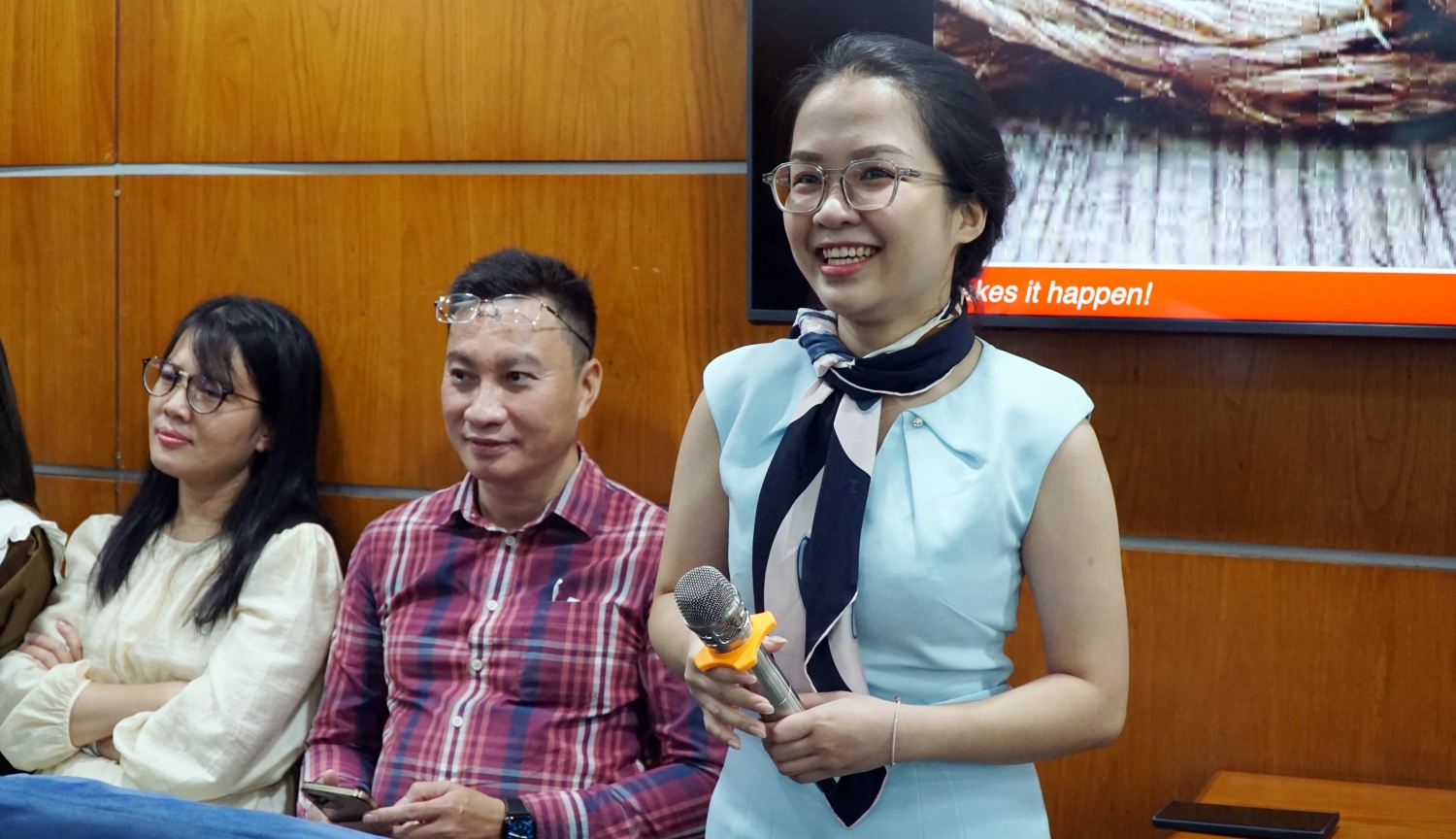 Các nữ CBCNV PVTrans chia sẻ trong chương trình nói chuyện chuyên đề Các nữ CBCNV PVTrans chia sẻ trong chương trình nói chuyện chuyên đề