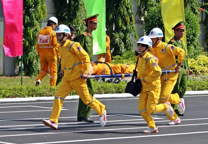 pv gas to chuc hoi thi an toan phong chay chua chay 2015