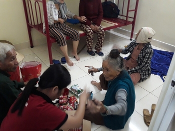 Ấm áp nghĩa tình trong tâm bão