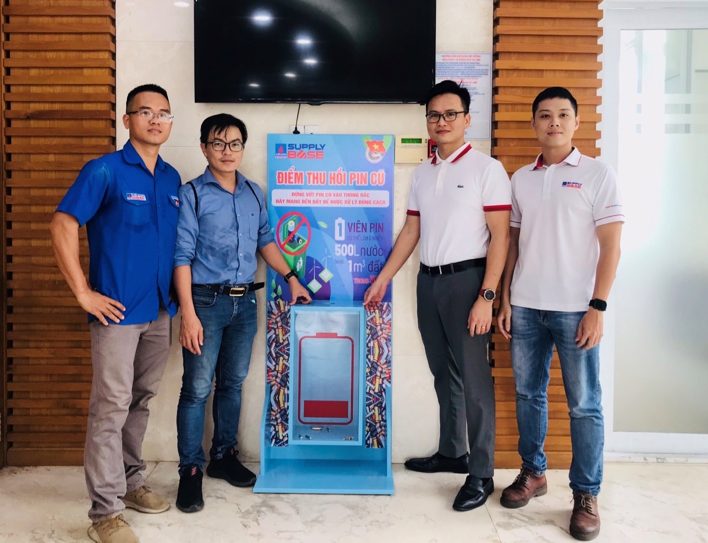 Đoàn Thanh niên Công ty Cảng Dịch vụ Dầu khí đã thiết kế, lắp đặt các Hộp thu gom pin đã qua sử dụng 