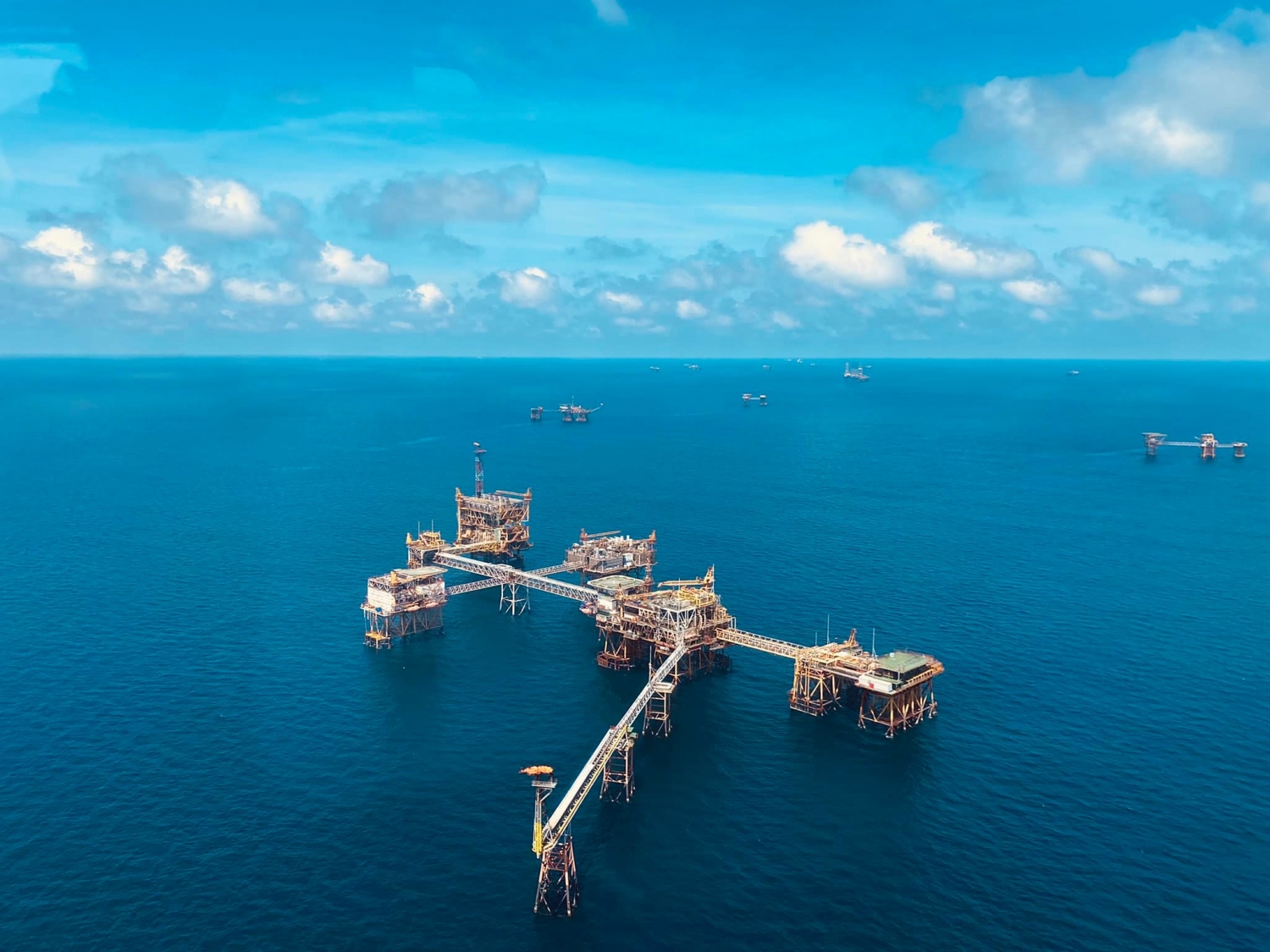 Cơ chế chính sách, khung pháp lý cần sửa đổi để tạo điều kiện thông thoáng thu hút đầu tư trong tình hình mới