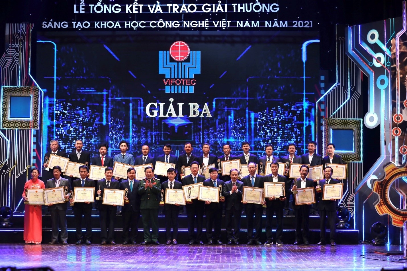 Các tác giả, nhóm tác giả nhận giải Ba - Giải thưởng Vifotec năm 2021