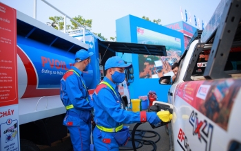Giá xăng RON95 lại giảm sâu hơn 1.500 đồng/lít