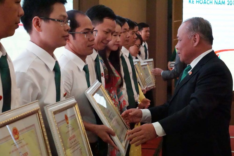 dam ca mau mot nam ghi dau nhieu thanh cong