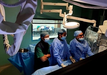 Bé 3 tuổi bị đột quỵ nhồi máu não