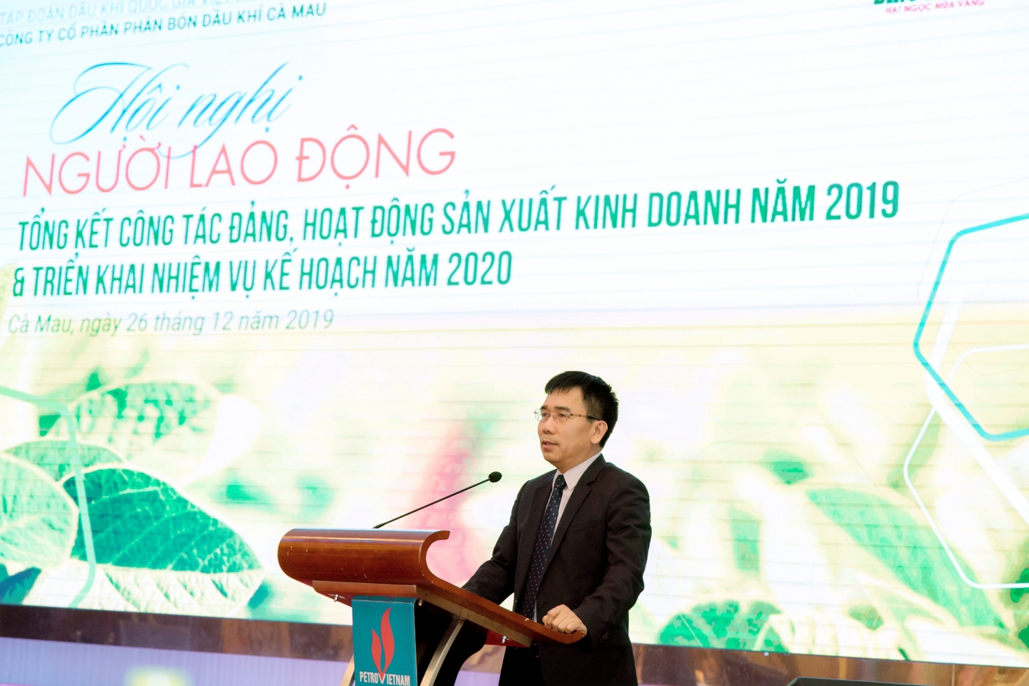 dam ca mau dat ket qua dang ghi nhan trong boi canh nhieu thach thuc cua nam 2019