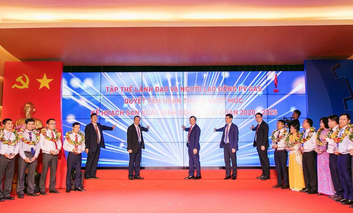 chu tich hdqt pv gas nguyen sinh khang giu vung vai tro chu dao trong nganh cong nghiep khi