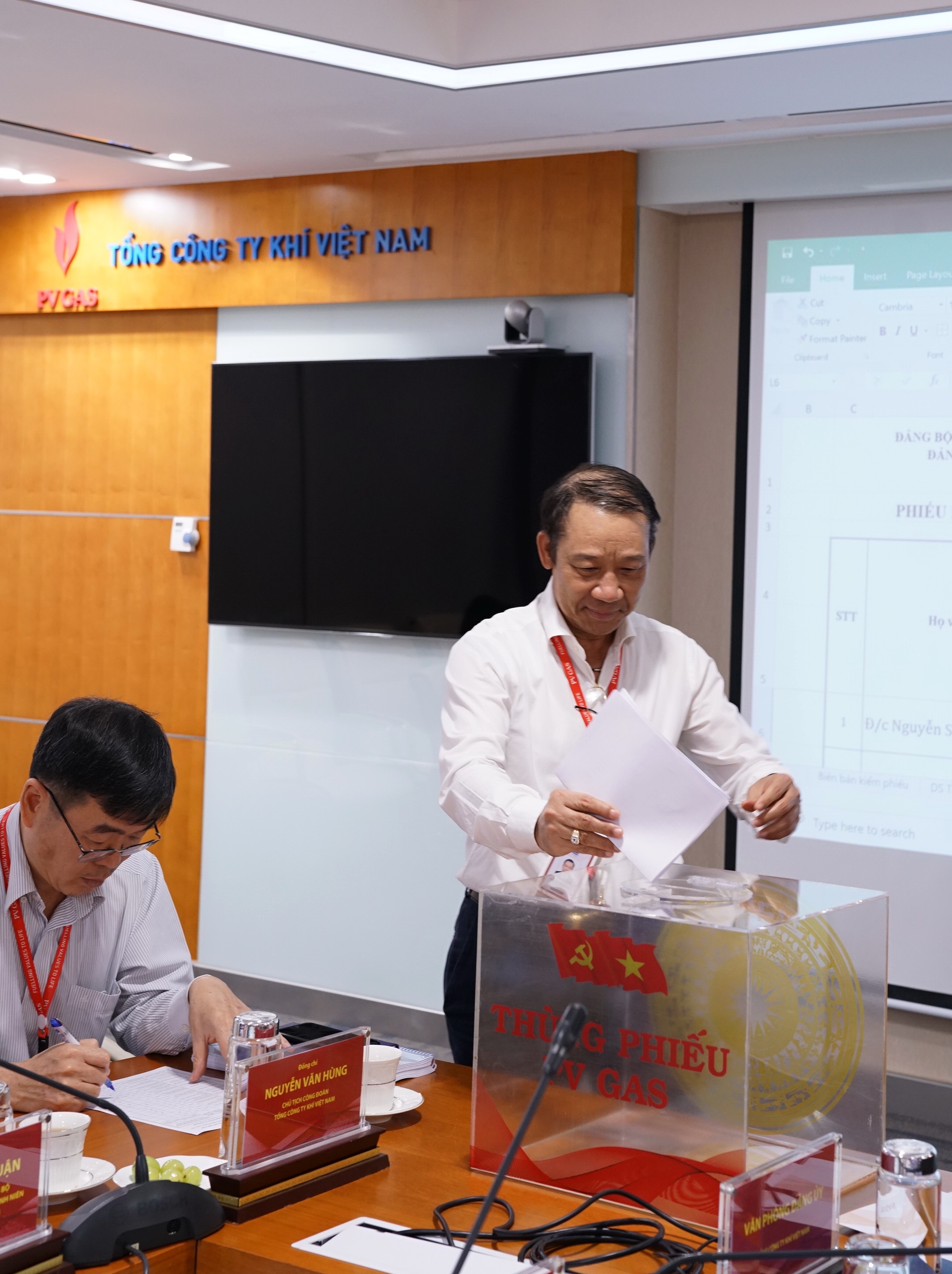 PV GAS tổ chức Hội nghị kiểm điểm, tự phê bình và phê bình theo Nghị quyết Đảng