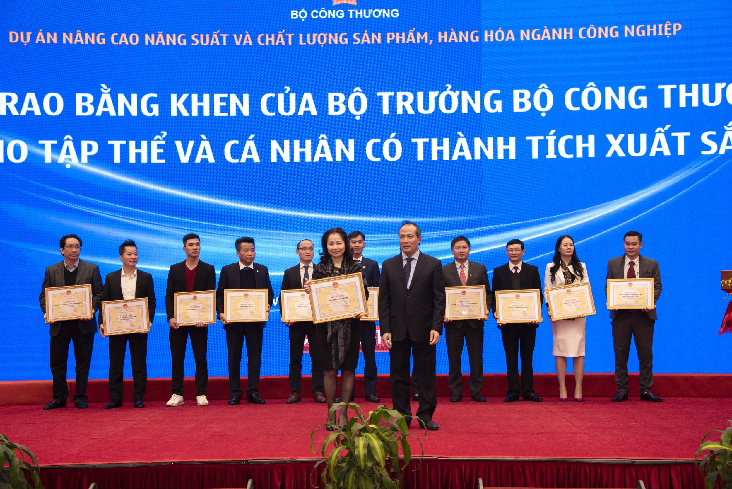 PV GAS nhận Bằng khen của Bộ Công Thương cho đơn vị xuất sắc thực hiện Dự án Nâng cao năng suất và chất lượng sản phẩm