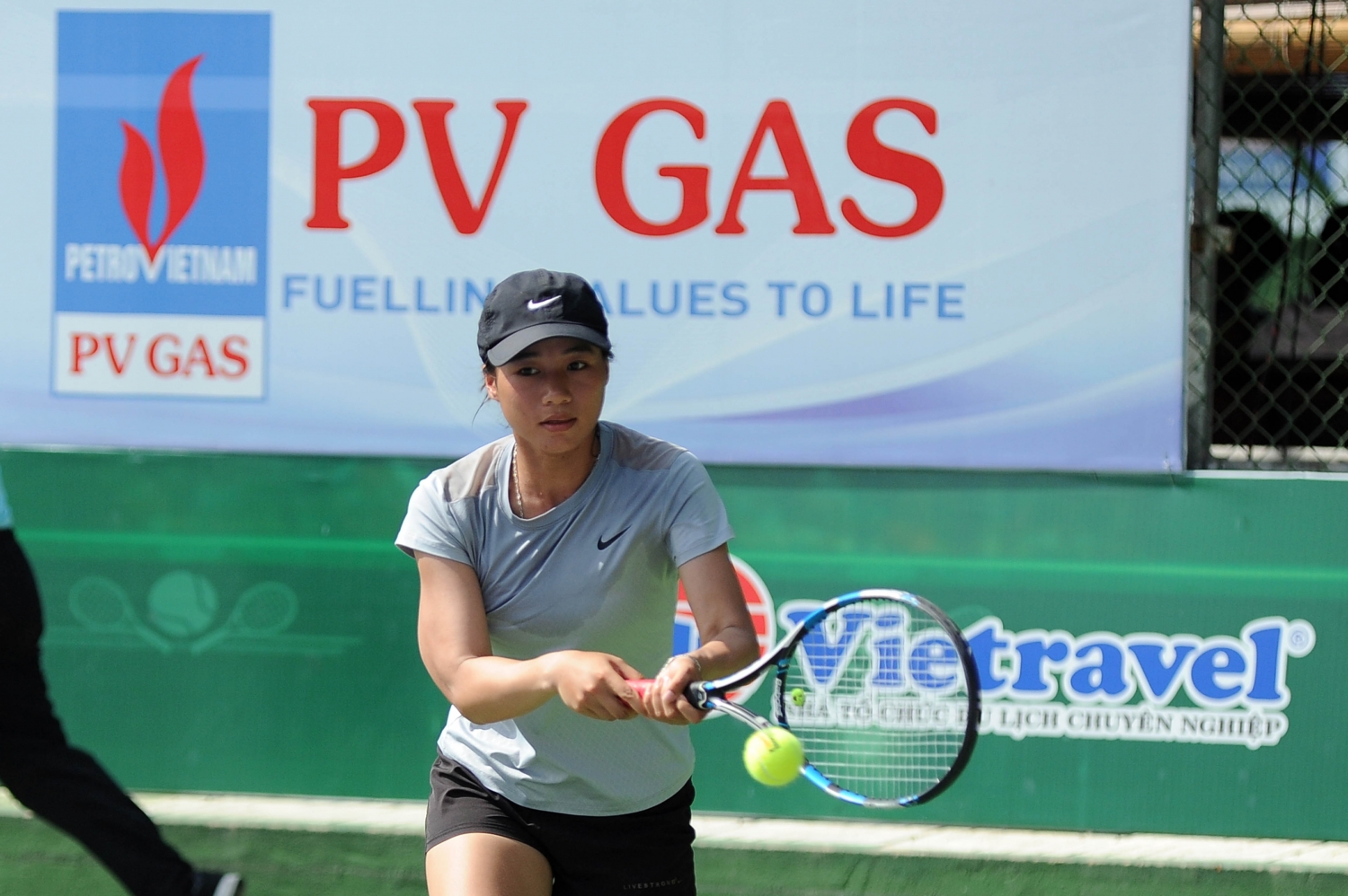 Các đoàn VĐV tham dự Lễ khai mạc Giải Quần vợt Quốc gia 2021