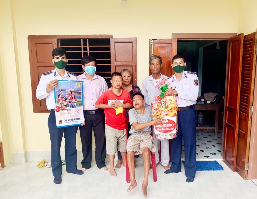 Nghĩa tình quân - dân nơi đảo tiền tiêu Lý Sơn