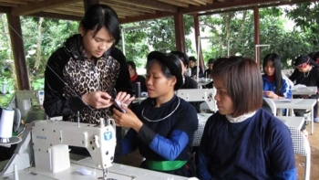 Hỗ trợ chuyển đổi nghề đối với đồng bào dân tộc thiểu số
