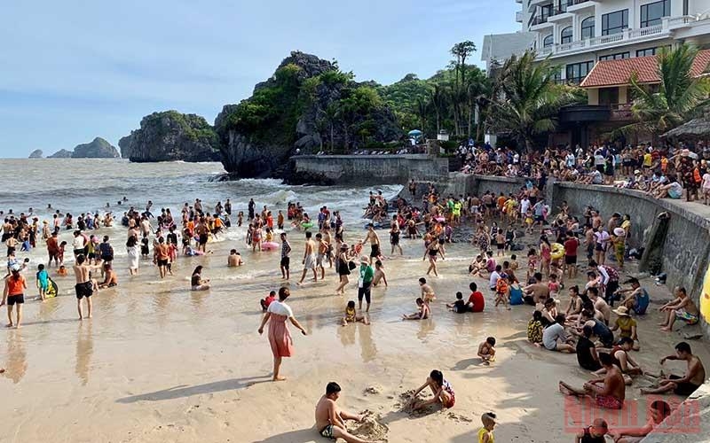 Hải Phòng khởi động mùa du lịch biển Cát Bà 2022