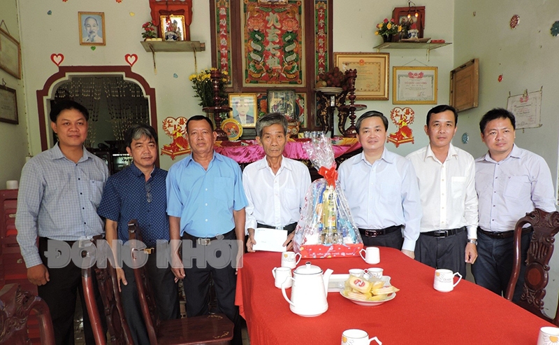 Bến Tre: Bí thư Tỉnh ủy Lê Đức Thọ thăm gia đình chính sách tại xã Tam Phước, huyện Châu Thành