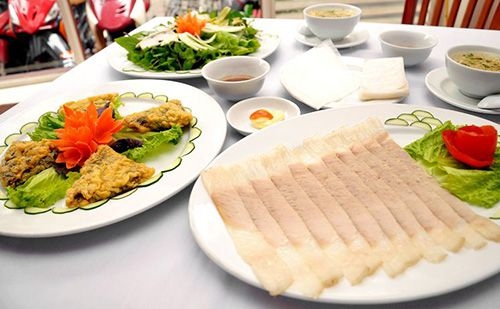 Ẩm thực Đà Nẵng: Bánh tráng cuốn thịt heo