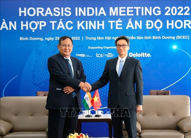 Phó Thủ tướng Vũ Đức Đam tiếp Quốc vụ khanh Bộ Ngoại giao Ấn Độ