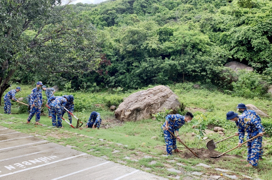 Hơn 3.000 cán bộ, đoàn viên thanh niên Vùng 4 tham gia “Ngày Chủ nhật xanh”