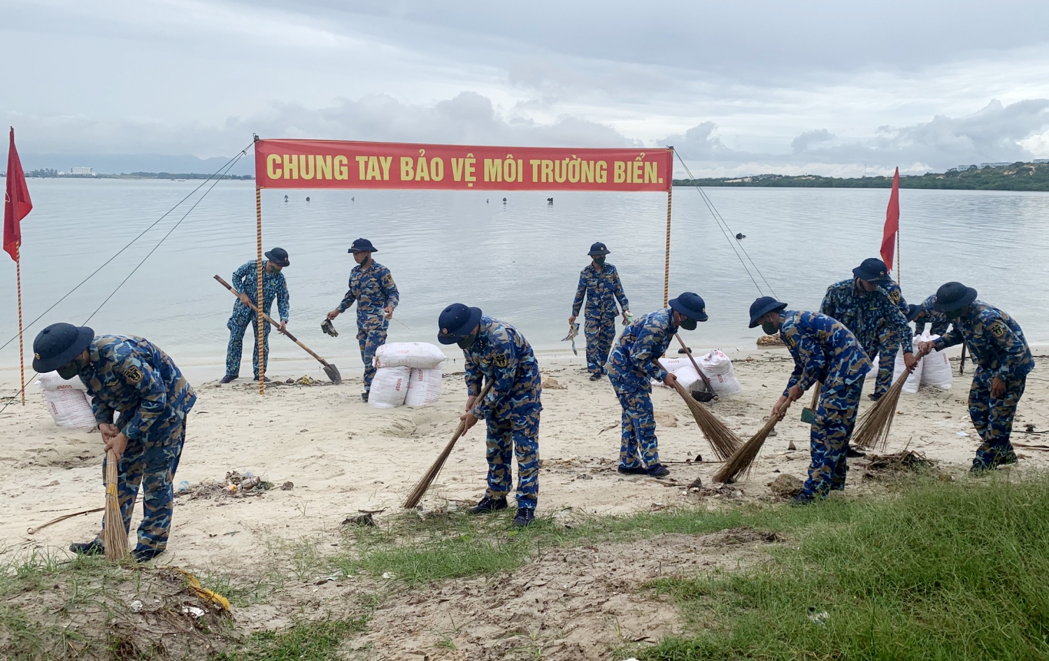 Hơn 3.000 cán bộ, đoàn viên thanh niên Vùng 4 tham gia “Ngày Chủ nhật xanh”