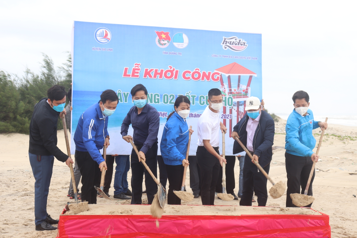 Quảng Trị: Đoàn viên, thanh niên làm đẹp biển cùng Huda