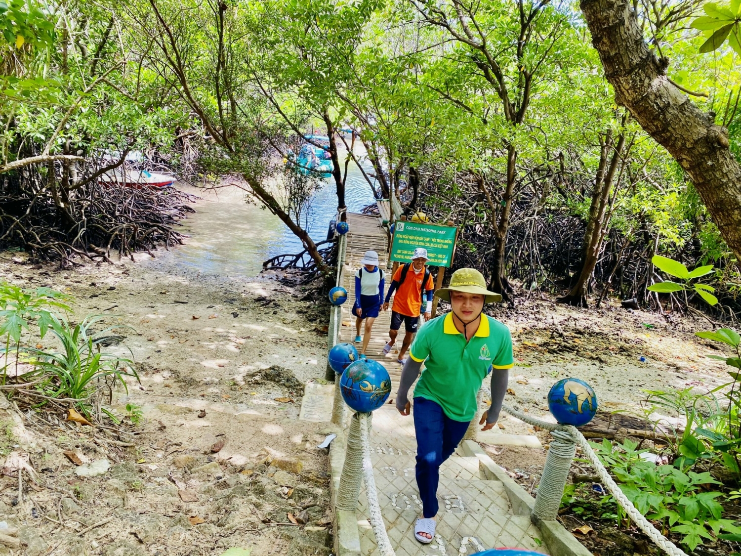 Phát triển bền vững kinh tế vùng bờ