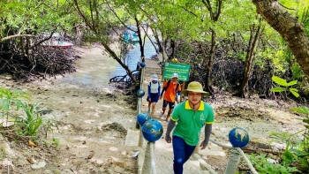 Phát triển bền vững kinh tế vùng bờ