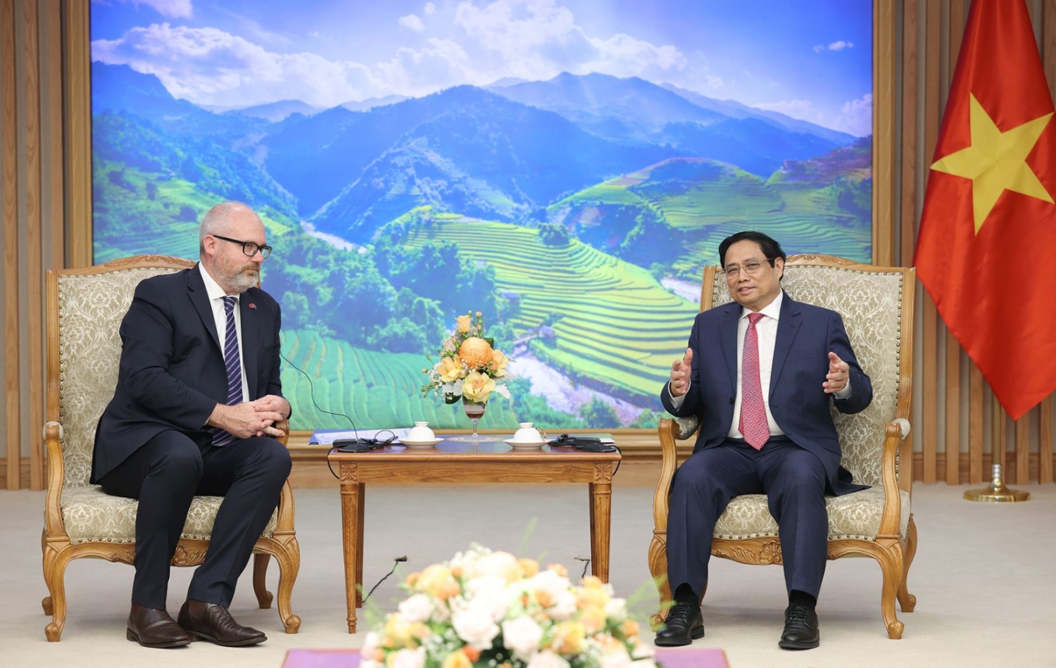 Thủ tướng tiếp Thượng nghị sĩ, đồng Bộ trưởng phụ trách Thương mại và Sản xuất Australia
