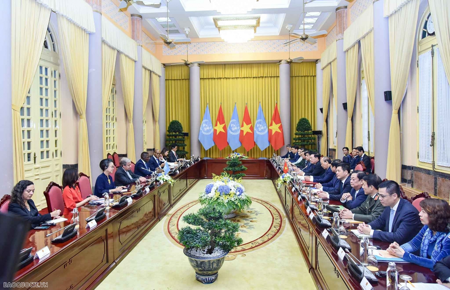 Chủ tịch nước Nguyễn Xuân Phúc chủ trì lễ đón chính thức và hội đàm với Tổng thư ký Liên hợp quốc