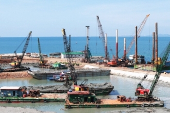 Phát triển bền vững kinh tế biển gắn với tăng trưởng xanh