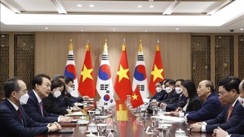 Chủ tịch nước Nguyễn Xuân Phúc hội đàm với Tổng thống Hàn Quốc Yoon Suk-yeol