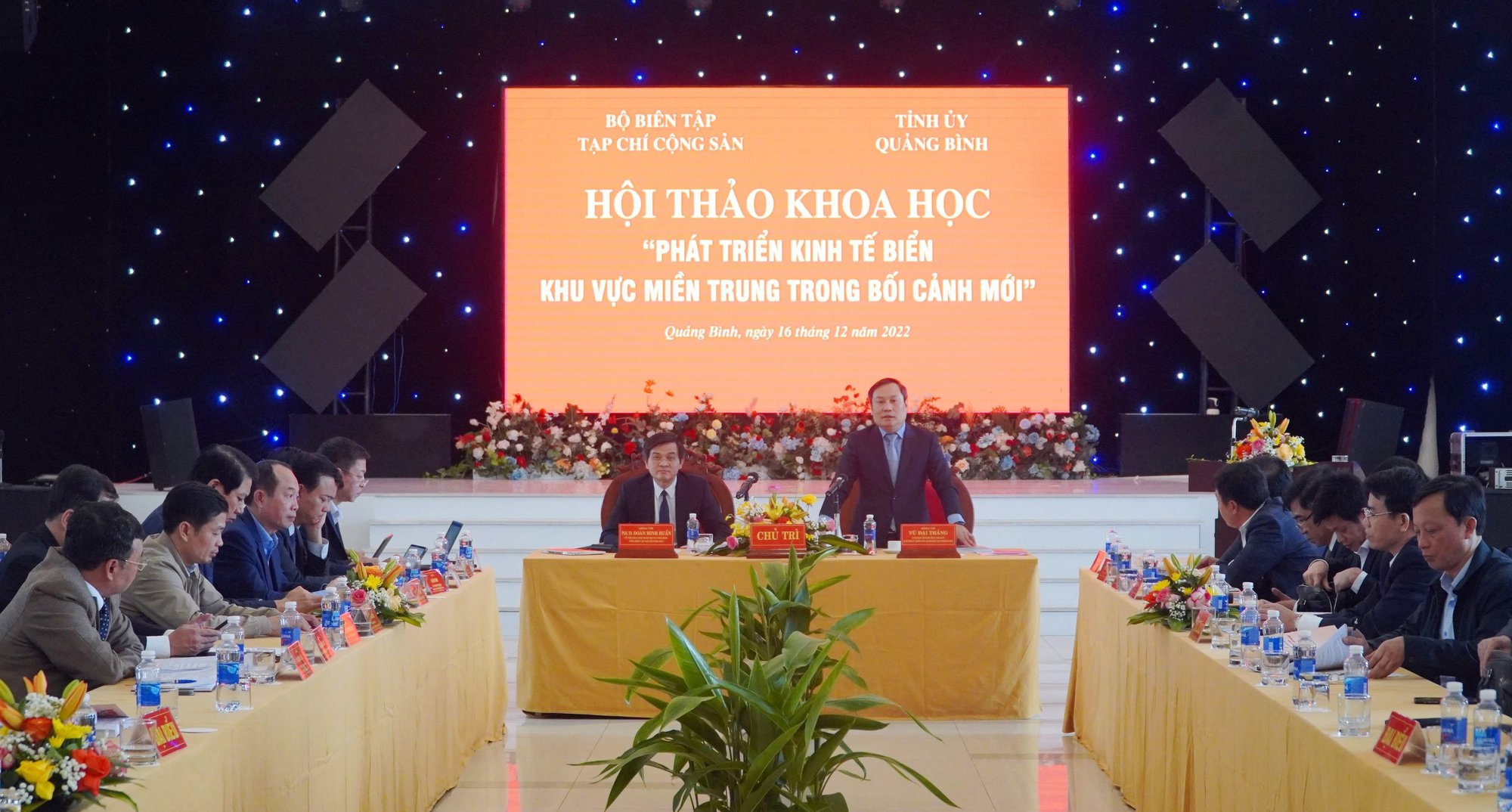 Phát triển kinh tế biển miền Trung nhanh, bền vững - Ảnh 1.