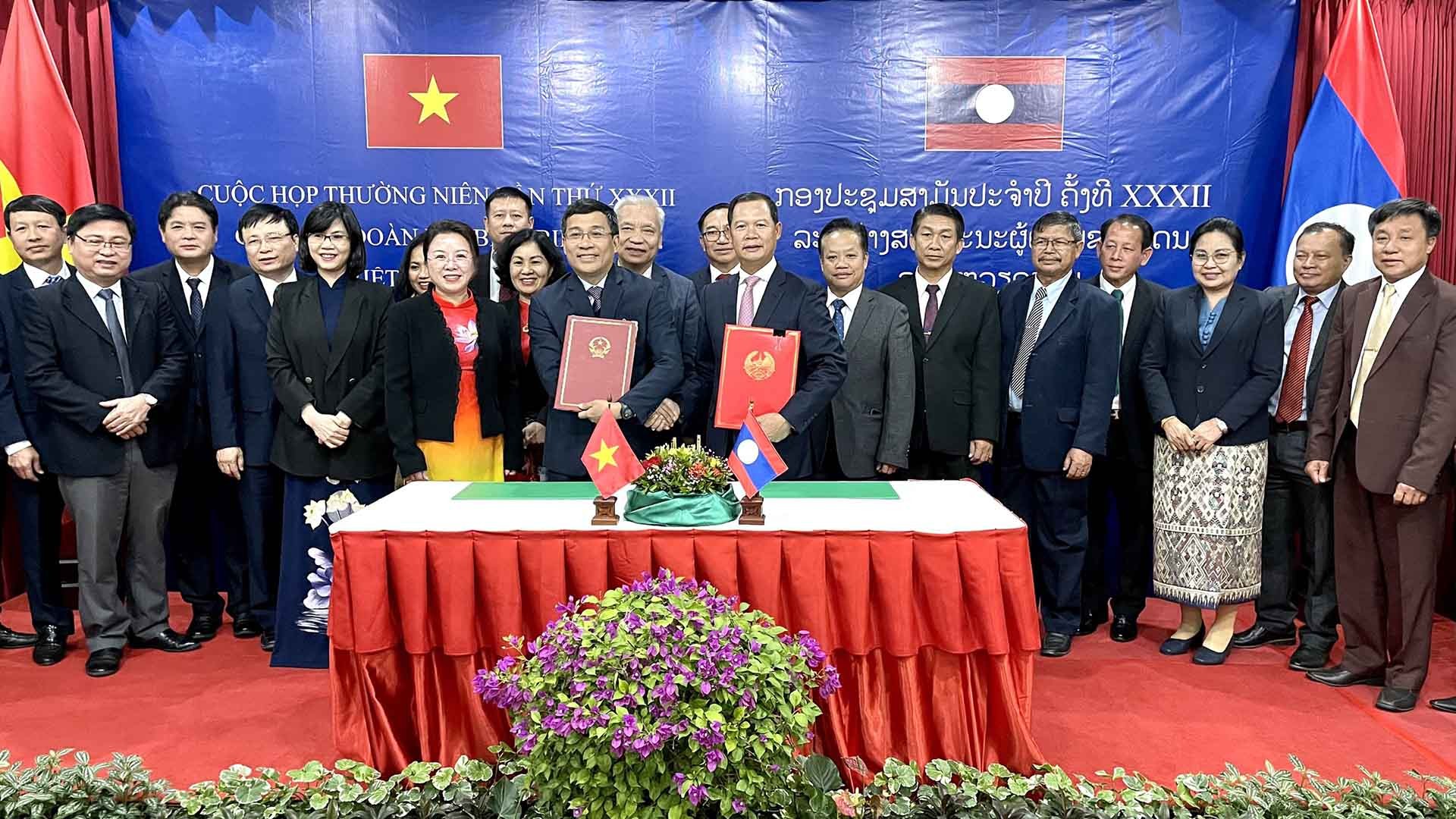 Kết thúc Cuộc họp, hai bên đã ký Biên bản ghi nhận các nội dung đã thống nhất