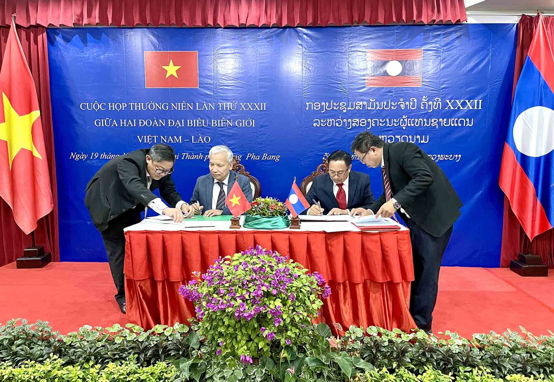 Kết thúc Cuộc họp, hai bên đã ký Biên bản ghi nhận các nội dung đã thống nhất
