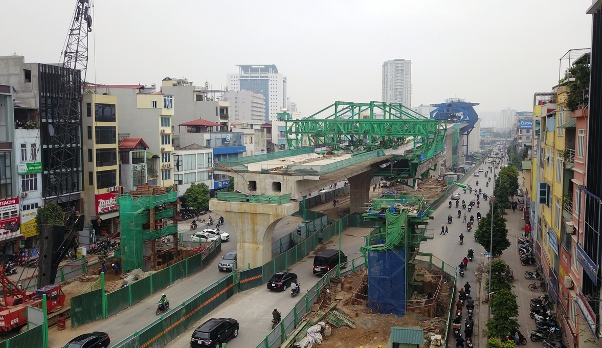Cận cảnh công trường đường vành đai 2 trên cao những ngày gần Tết