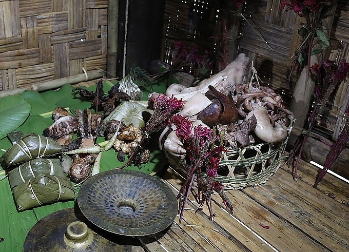 nguoi cong an tet som