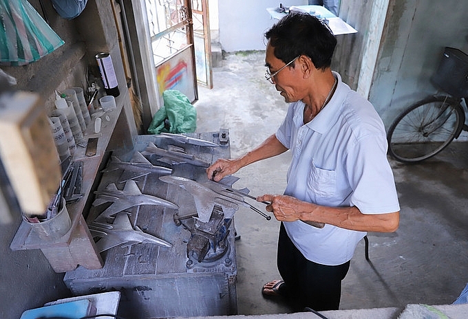 xuong che tao mo hinh may bay chien dau cua cuu binh
