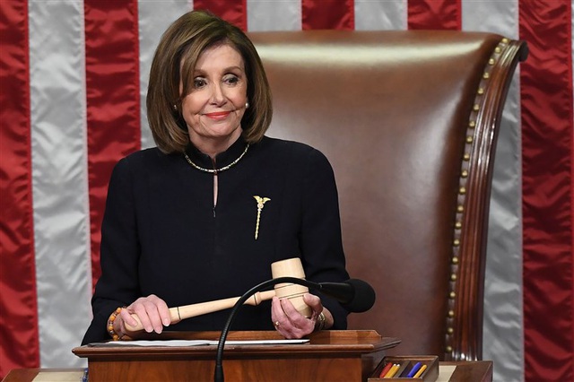 Bà đầm thép Pelosi lần thứ 4 trở thành chủ tịch Hạ viện Mỹ - 1