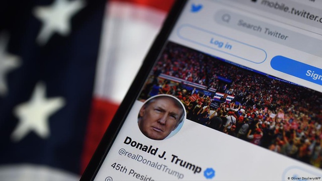 Twitter đình chỉ vĩnh viễn tài khoản của ông Trump - 1