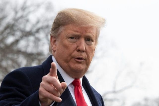 Bùng nổ tranh cãi vụ Twitter đóng tài khoản vĩnh viễn của ông Trump