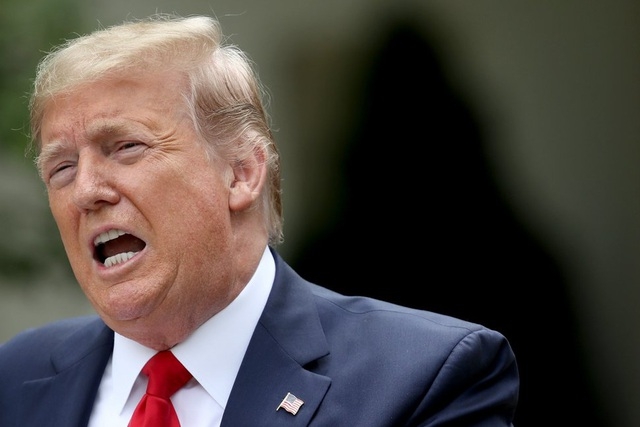 Ông Trump lệnh chính phủ Mỹ hạn chế mua hàng Trung Quốc