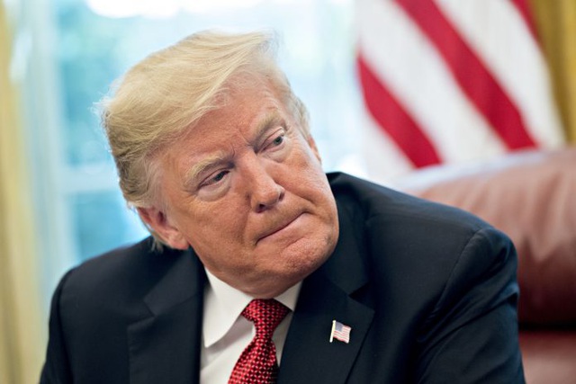 Nhiều ngân hàng đồng loạt đoạn tuyệt với ông Trump - 1