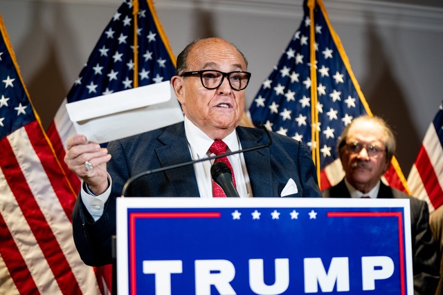 Luật sư thừa nhận cộng sự từng đòi ông Trump thù lao 20.000 USD/ngày - 1