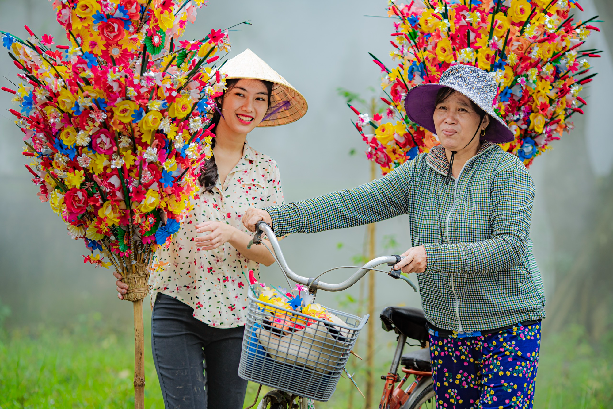 Sắc Xuân làng hoa giấy Thanh Tiên