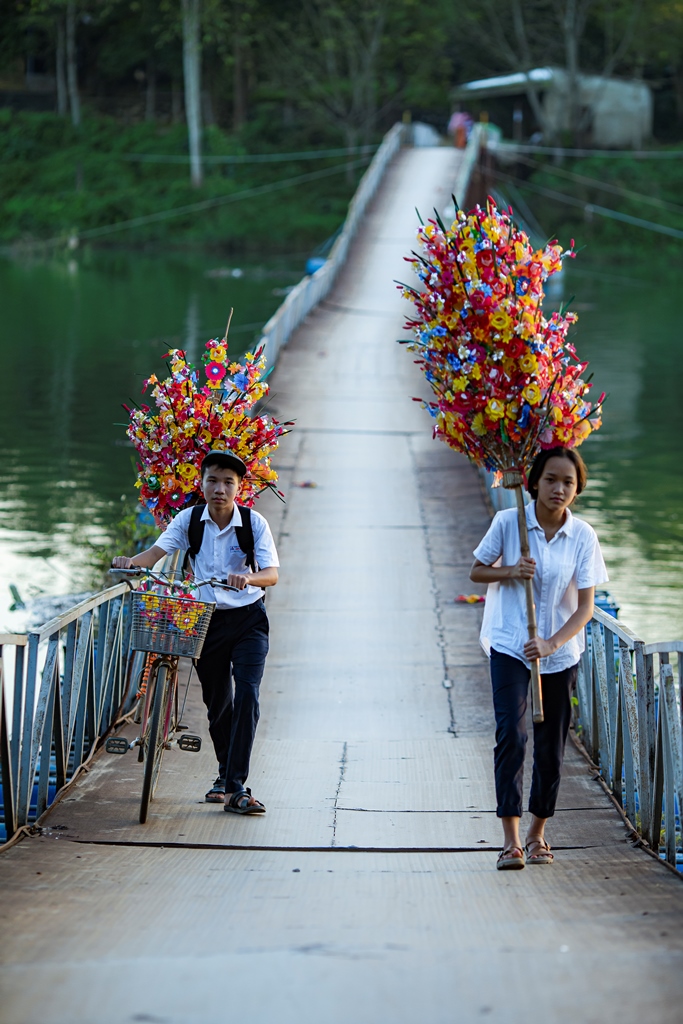 Sắc Xuân làng hoa giấy Thanh Tiên