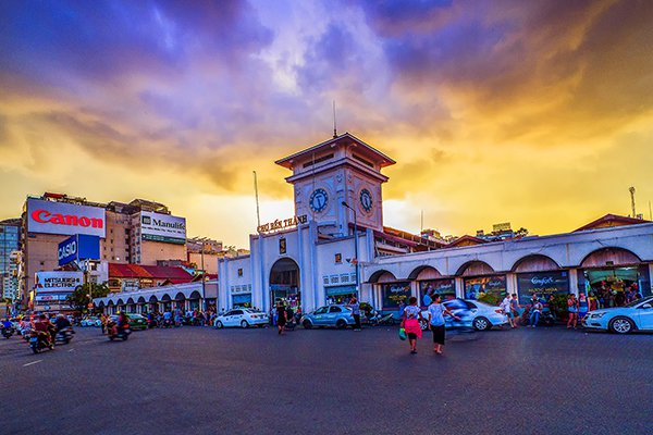 Những khu chợ nổi tiếng khắp Việt Nam thu hút du khách nước ngoài