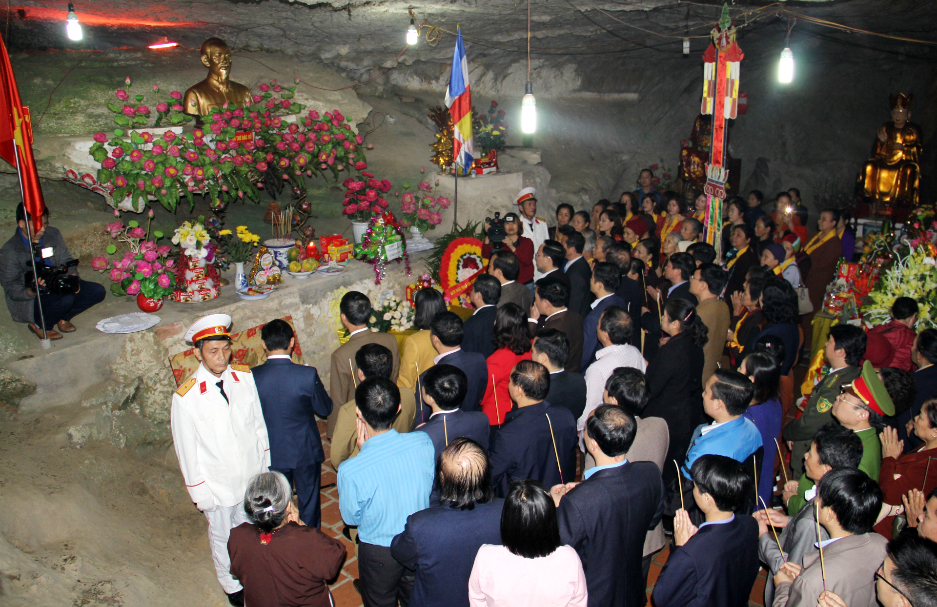 Sừng sững Núi Nản